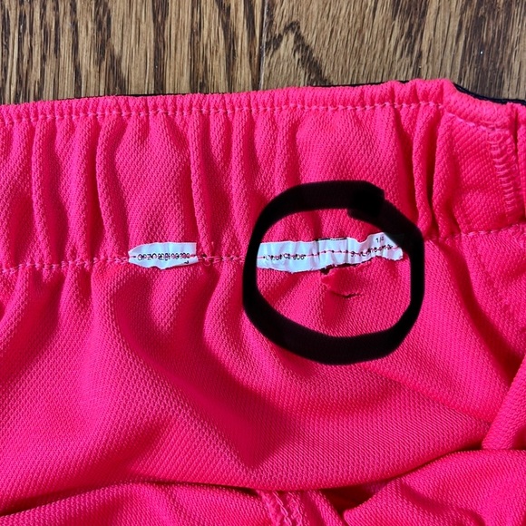 UNDER ARMOUR Girls Play Up Loose Shorts (in PENTA PINK/BLACK/WHITE - Size - S) - Picture 5 of 7